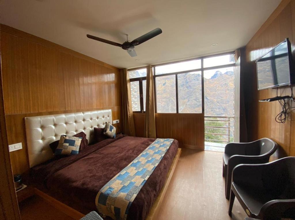 Sleeping Beauty Hotel Moutain View Property Joshīmath Esterno foto