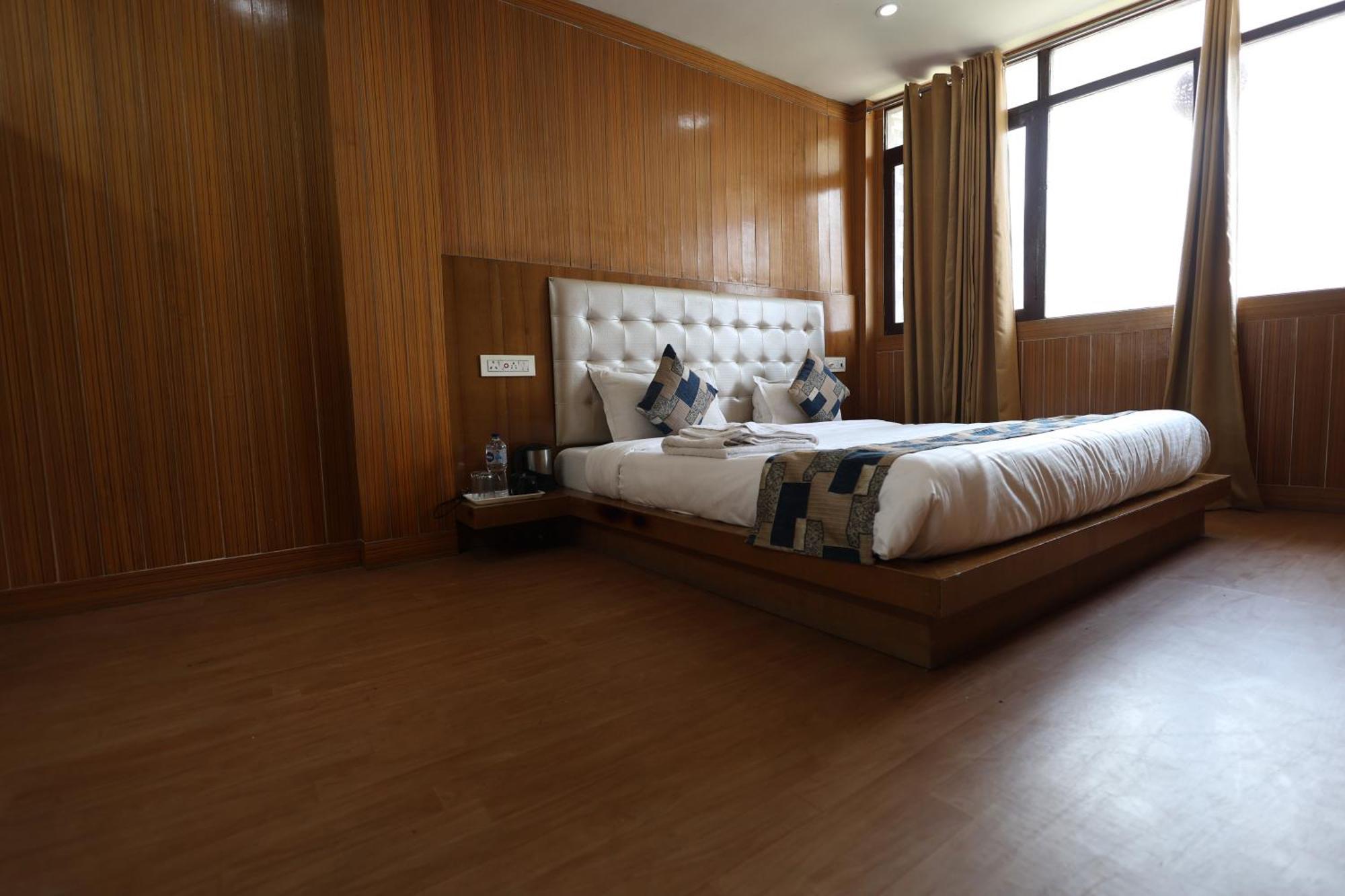 Sleeping Beauty Hotel Moutain View Property Joshīmath Esterno foto