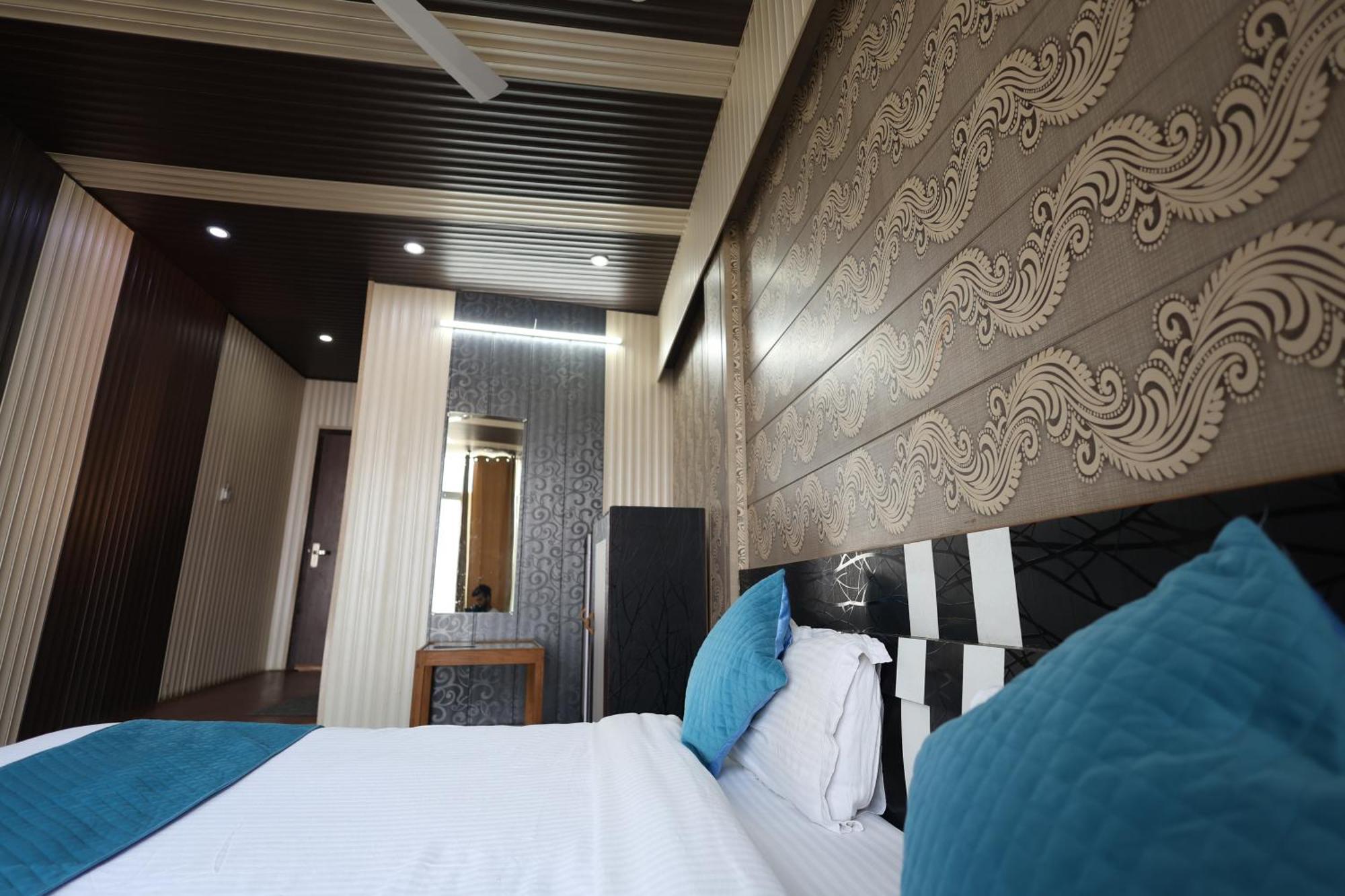 Sleeping Beauty Hotel Moutain View Property Joshīmath Esterno foto