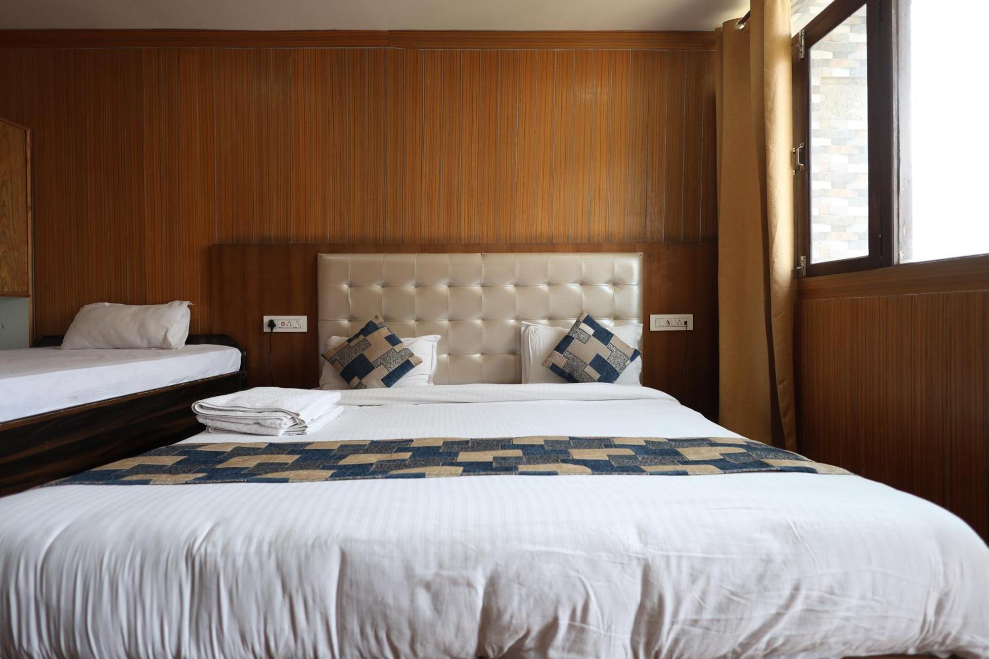 Sleeping Beauty Hotel Moutain View Property Joshīmath Esterno foto